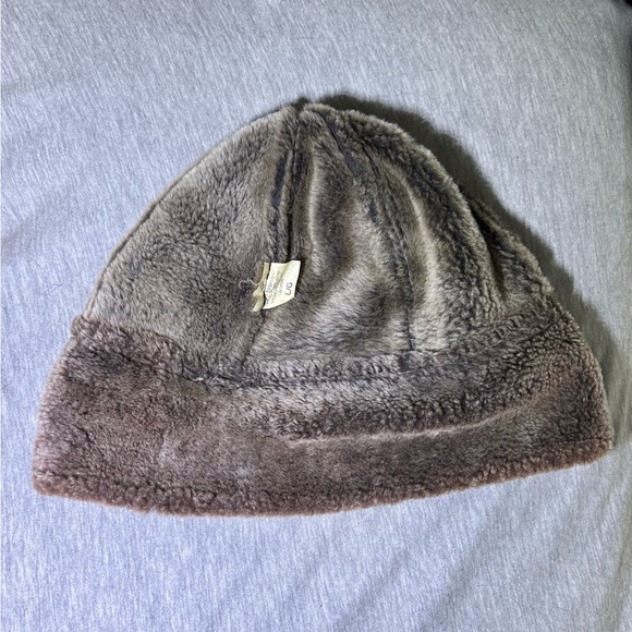 Brown sheepskin beanie Hat - Picture 5 of 8